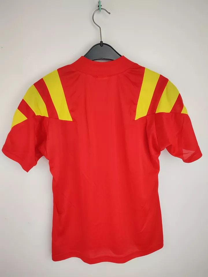 Adidas adidas vintage 1992-94 Spain Home FOOTBALL Kit SHIRT SOCCER Size US L / EU 52-54 / 3 - 4 Thumbnail