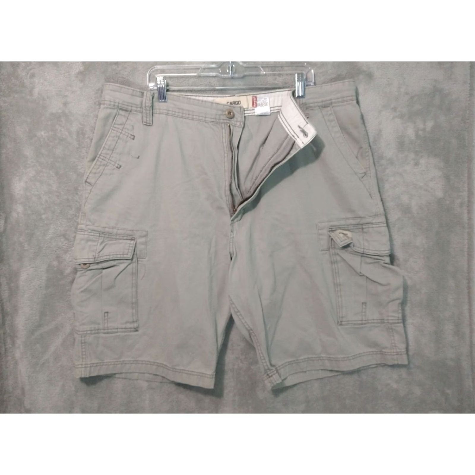 Levi's VINTAGE Levi's Shorts Mens 40 Gray Cargo High Rise Canvas Y2K Pocketed Cotton Casual Mens Shorts Size US 40 / EU 56 - 2 Thumbnail