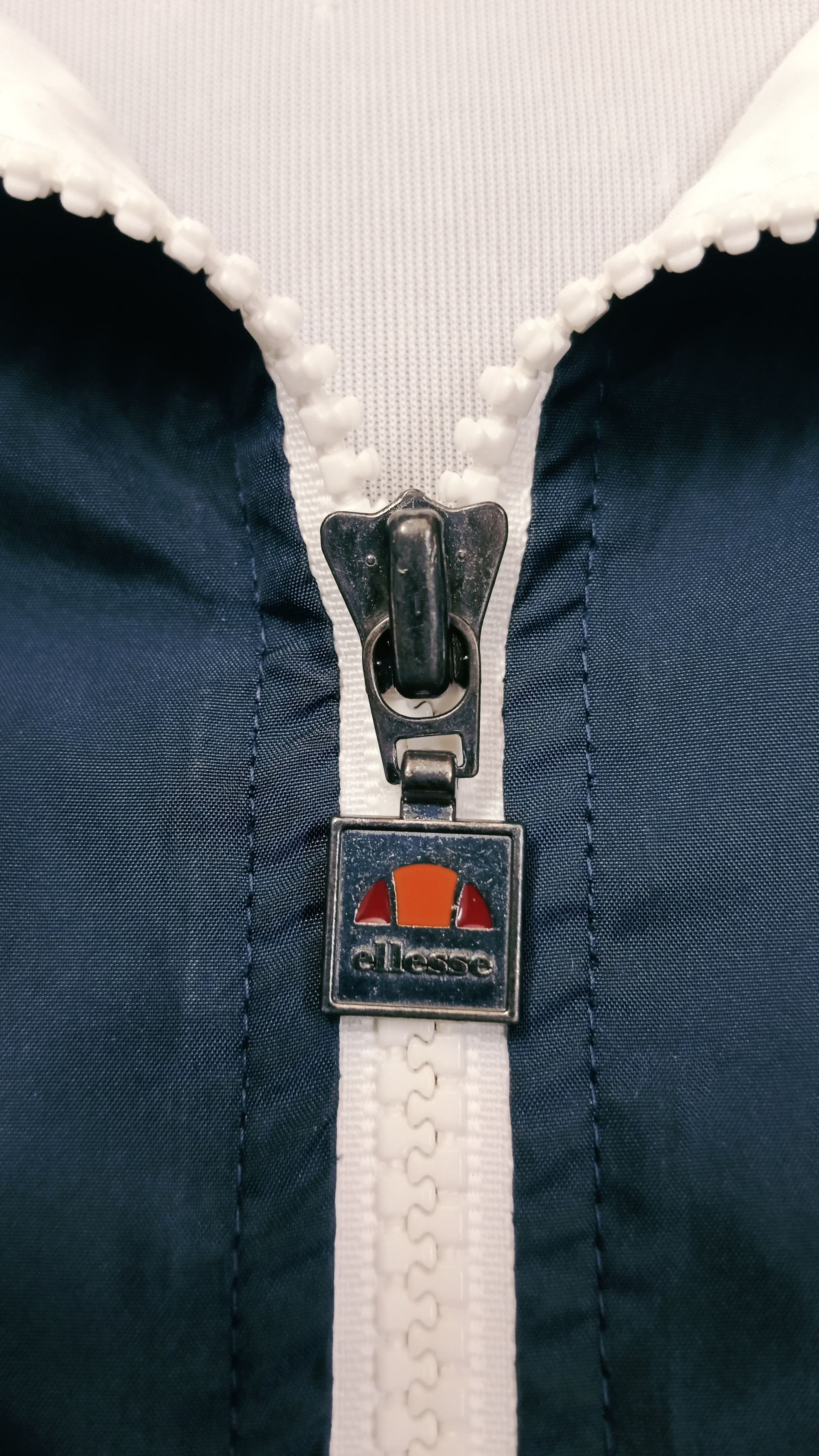 Ellesse Vintage Ellesse Side Tape Windbreaker Jacket Size US L / EU 52-54 / 3 - 5 Thumbnail