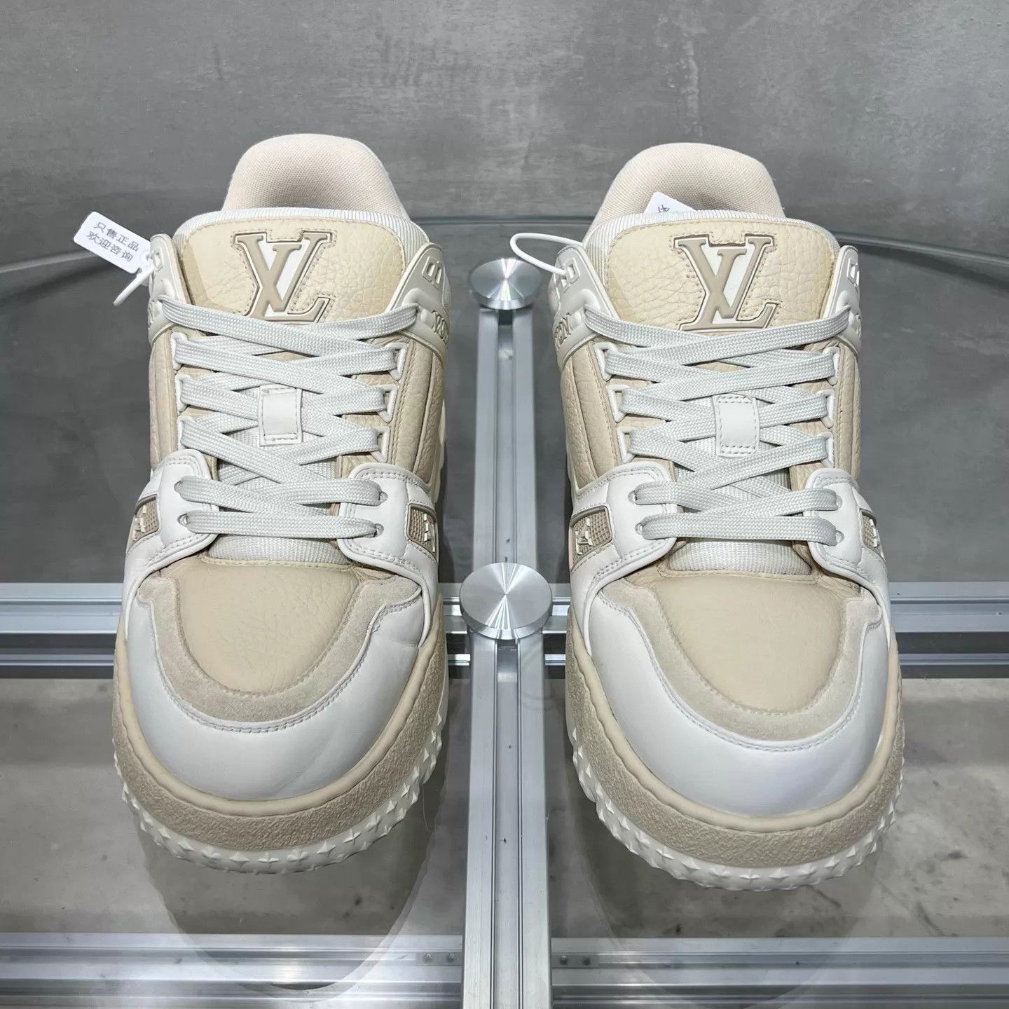 Louis Vuitton LV Trainer Cream UK8.5 42.5 YH22885 Size US 9.5 / EU 42-43 - 1 Thumbnail