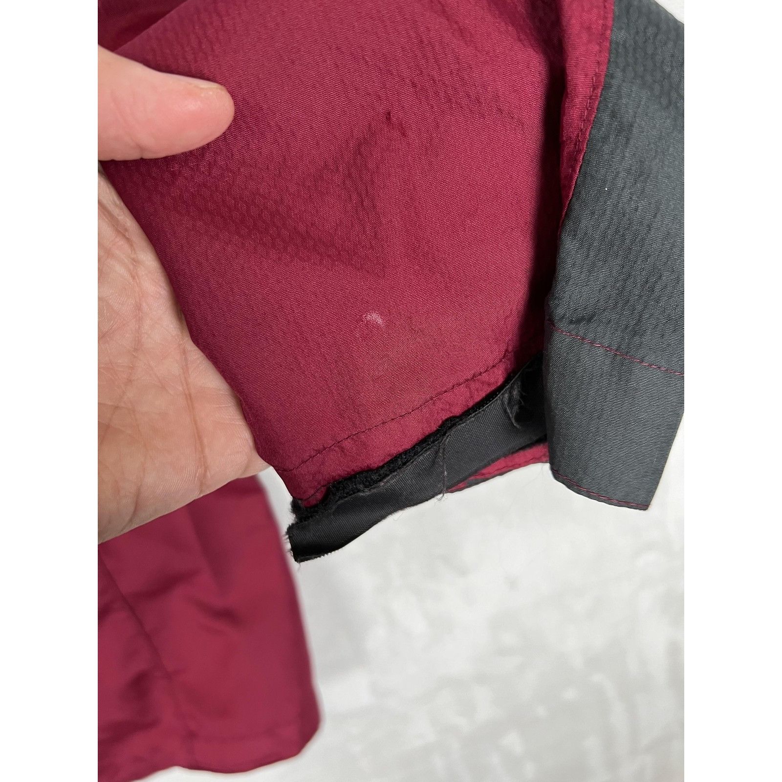 Nike VTG Nike Jacket Mens Large Red Hooded Windbreaker Pullover 1 Size US L / EU 52-54 / 3 - 8 Thumbnail
