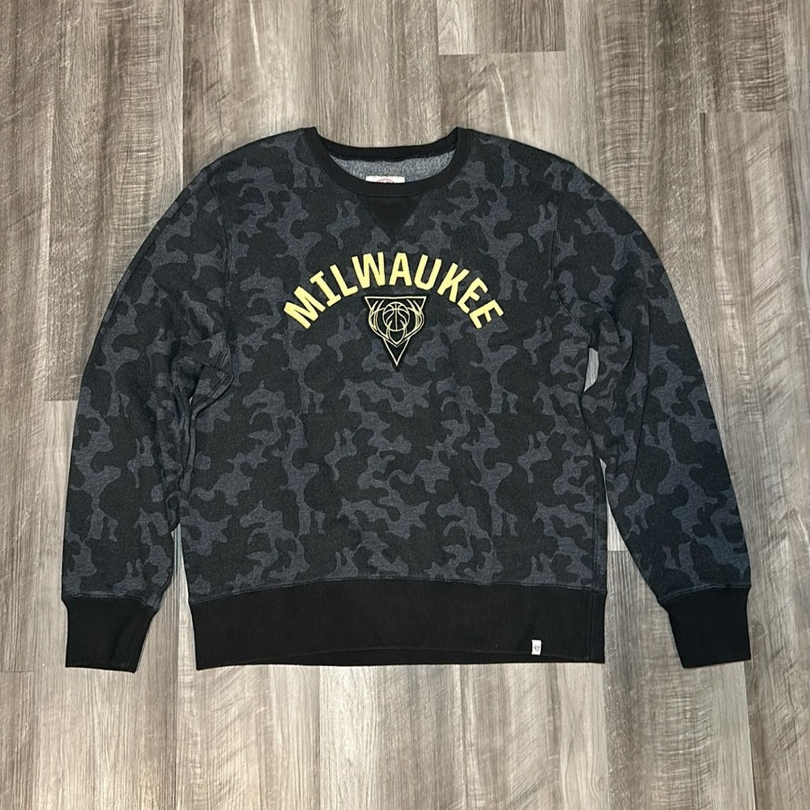 47 Milwaukee Bucks 47 Brand Camo Sweatshirt - XL Size US XL / EU 56 / 4 - 2 Thumbnail