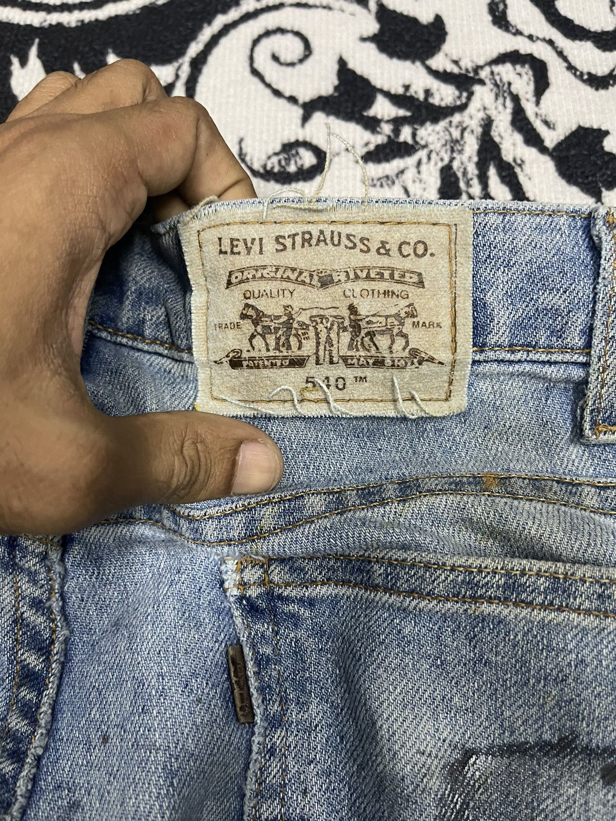 Levi's 90s LEVIS 540 BAGGY JEANS SPLASH PAINT JEANS 34x32 Size US 34 / EU 50 - 21 Thumbnail