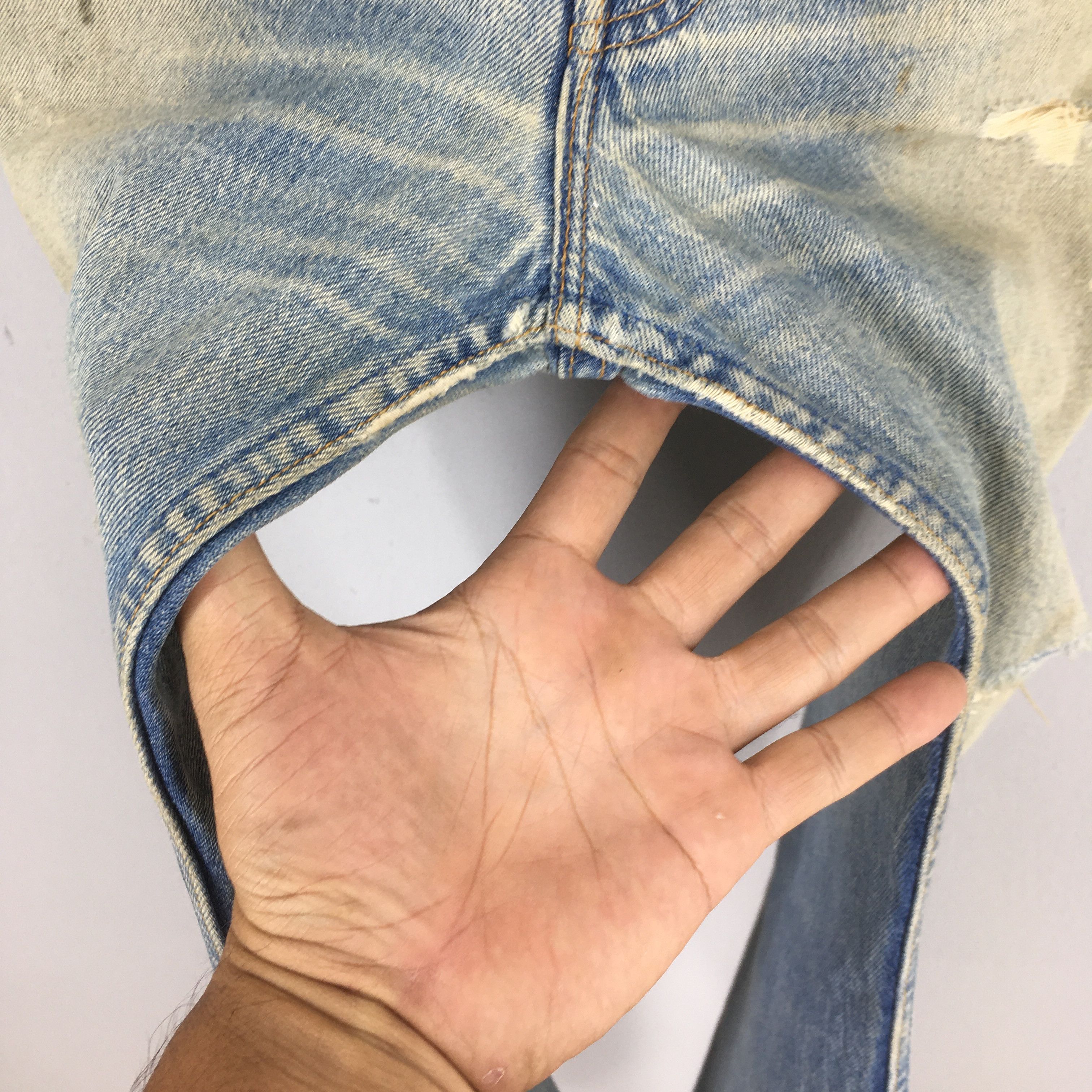 Levi's ize 32x30.5 Vintage 90s Levi's 501 Distressed Jeans S2017 Size US 32 / EU 48 - 5 Thumbnail