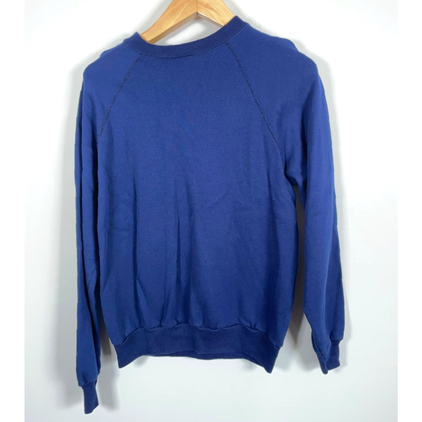 Tultex VINTAGE Tultex Sweatshirt Raglan Sleeve Dark Blue 80s Repurposed Medium Adult Mens Raglan Sleeve Size US M / EU 48-50 / 2 - 2 Thumbnail