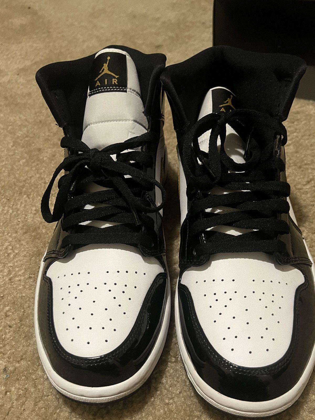 Jordan Brand Retro 1 mid Size US 11 / EU 44 - 3 Thumbnail