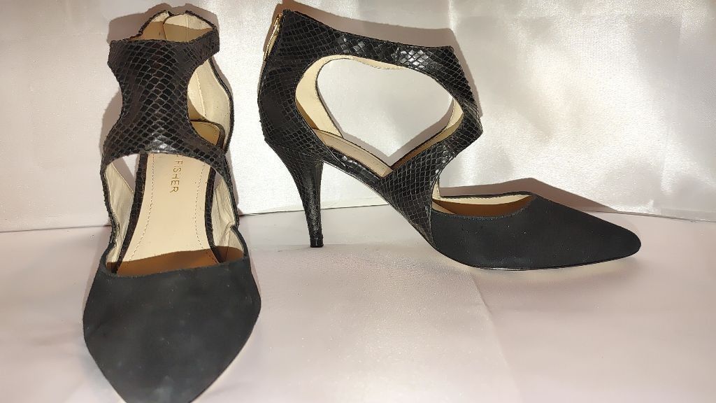 Marc Fisher Marc Fisher Heels Size 6M Size US 6 / IT 36 - 7 Thumbnail