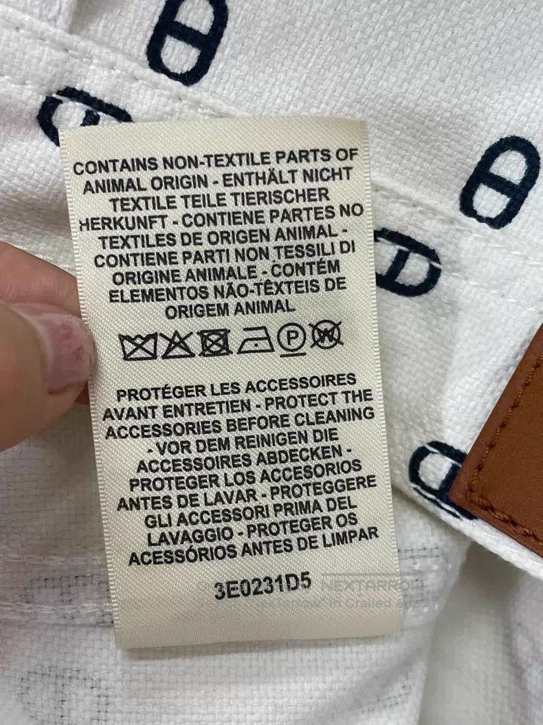 Hermes Hermes White Pig Nose Printed Denim Jacket, Classic Pig No Size XS / US 0-2 / IT 36-38 - 6 Thumbnail