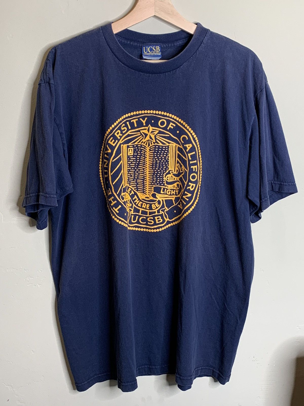 image of Collegiate x Made In USA Vintage Ucsb Santa Barbara Usa-Made College T-Shirt in Navy/Gold (Size XL)