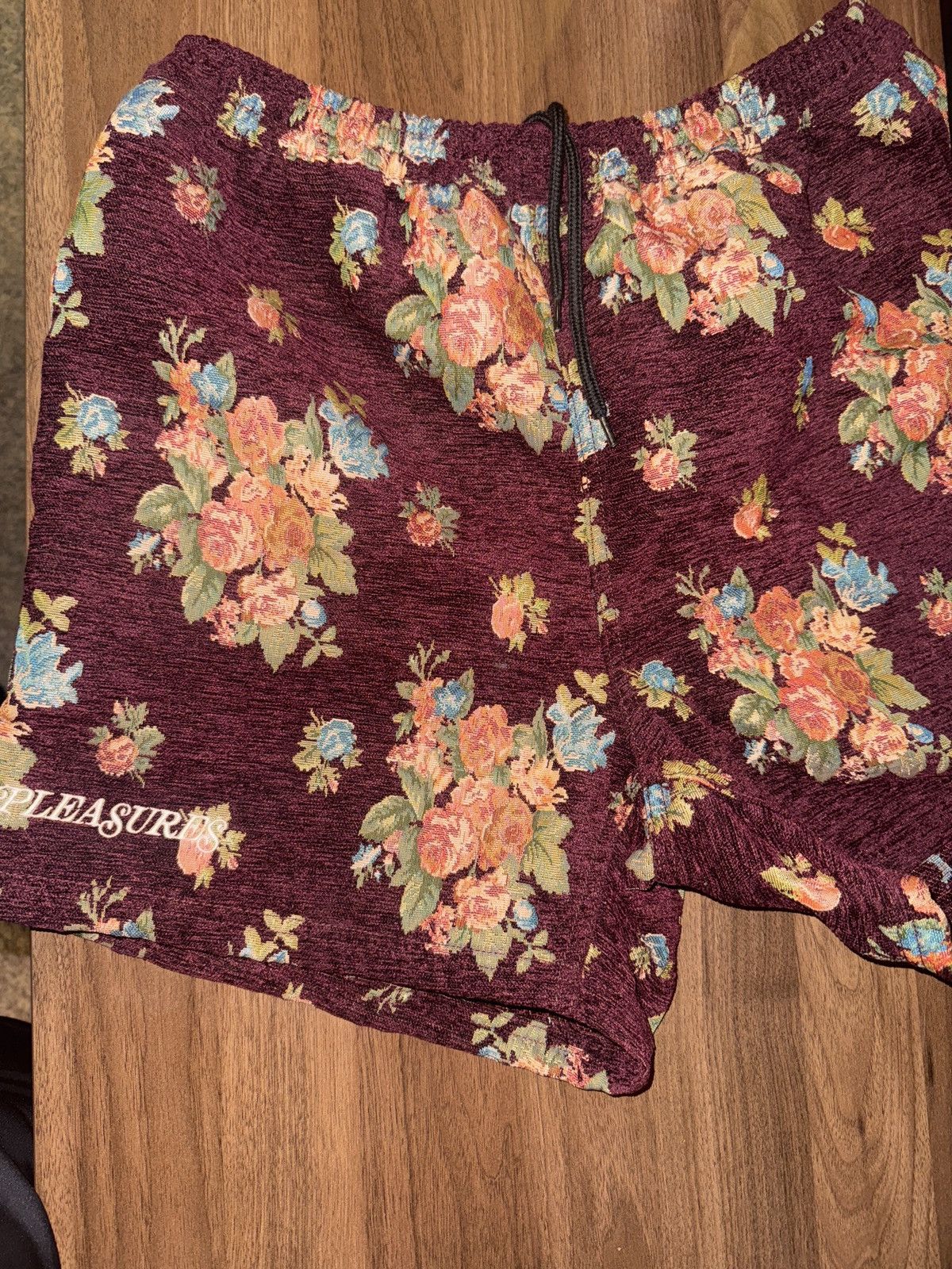 Pleasures Pleasures Floral Embroidered Shorts Size US 32 / EU 48 - 2 Thumbnail