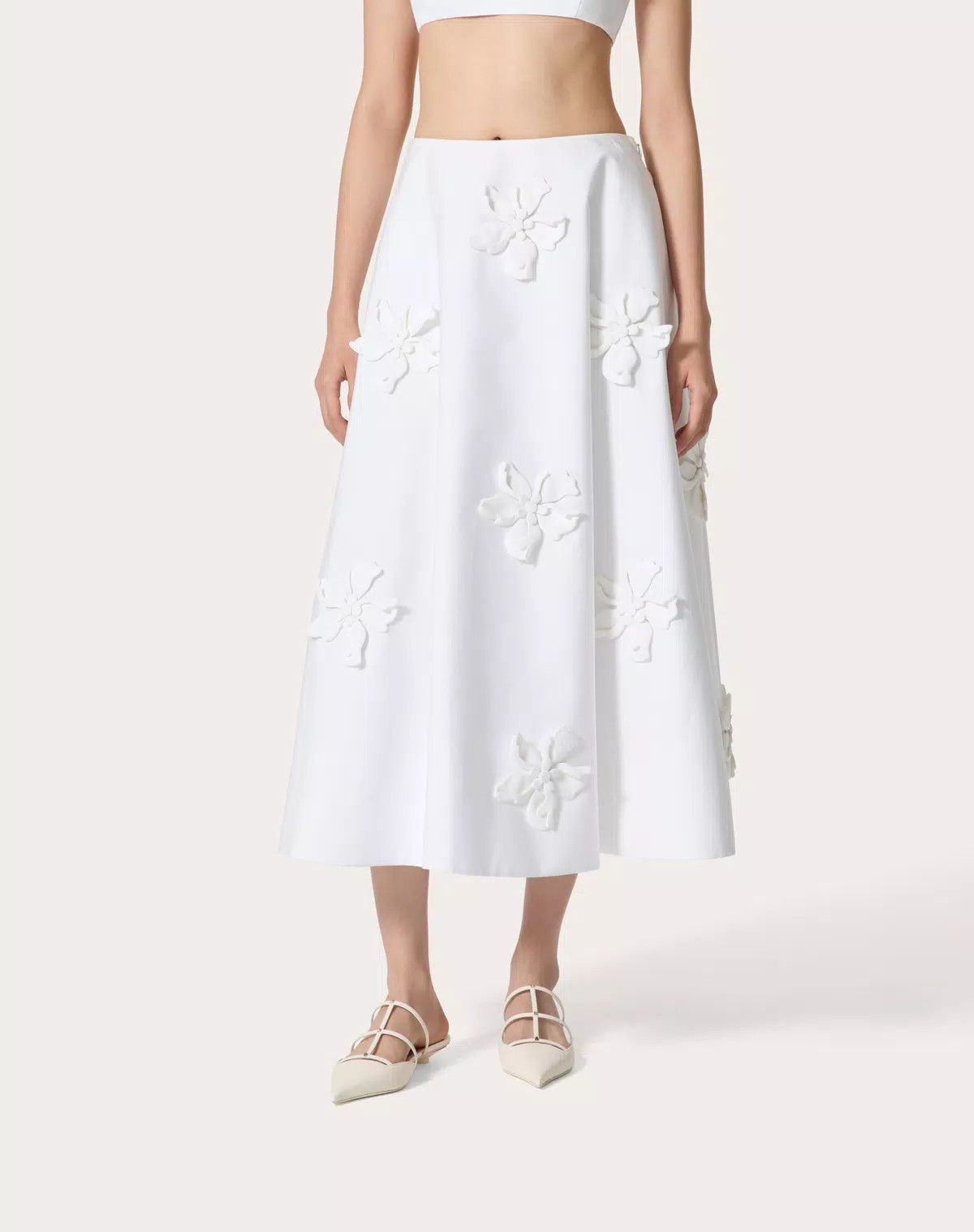 Valentino o1s1wg110525 Embroidered Compact Midi Skirt in White Size 26" / US 2 / IT 38 - 5 Thumbnail