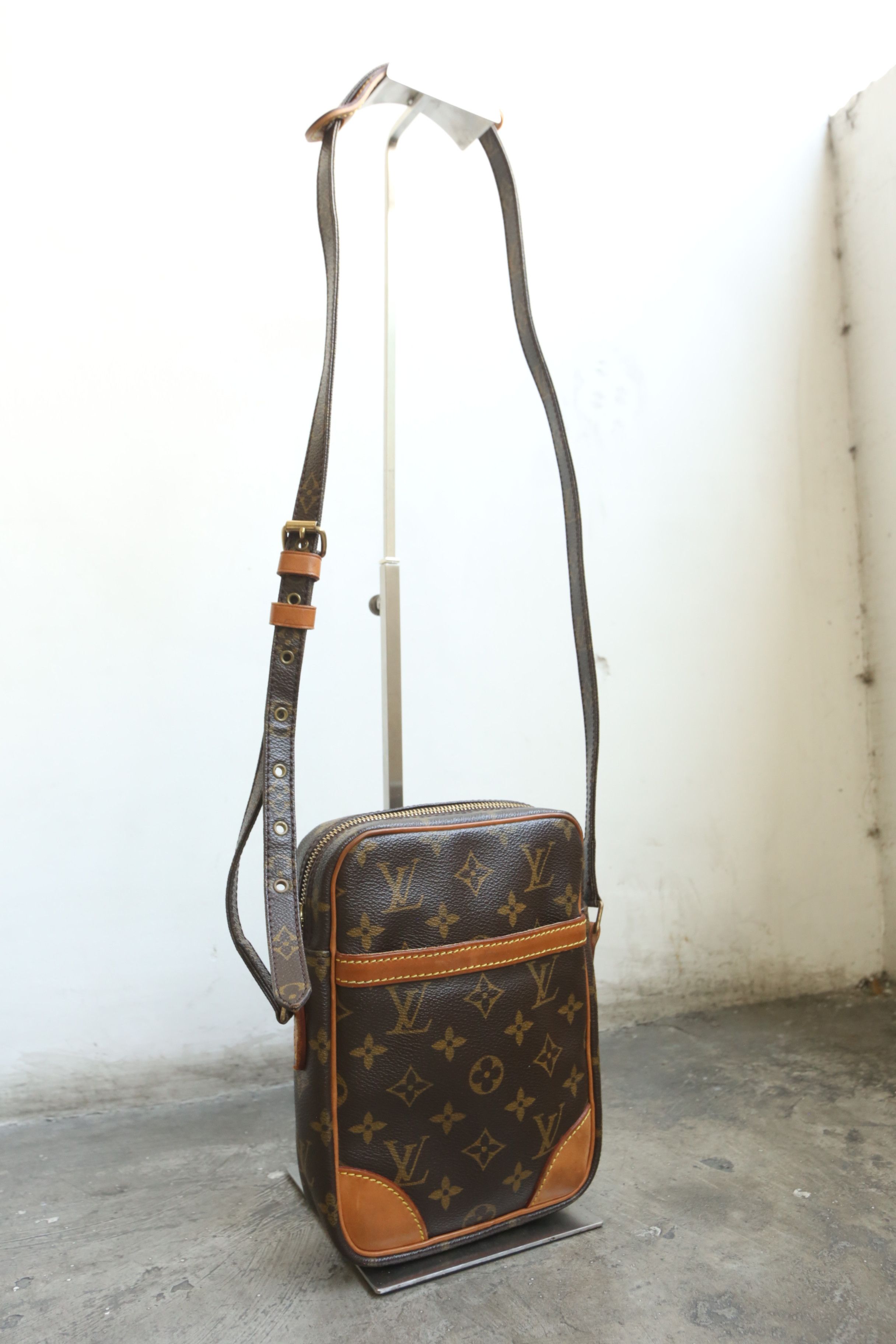 Louis Vuitton Louis Vuitton - Marc Jacobs - 2003 - LV Monogram Danube Size ONE SIZE - 3 Thumbnail
