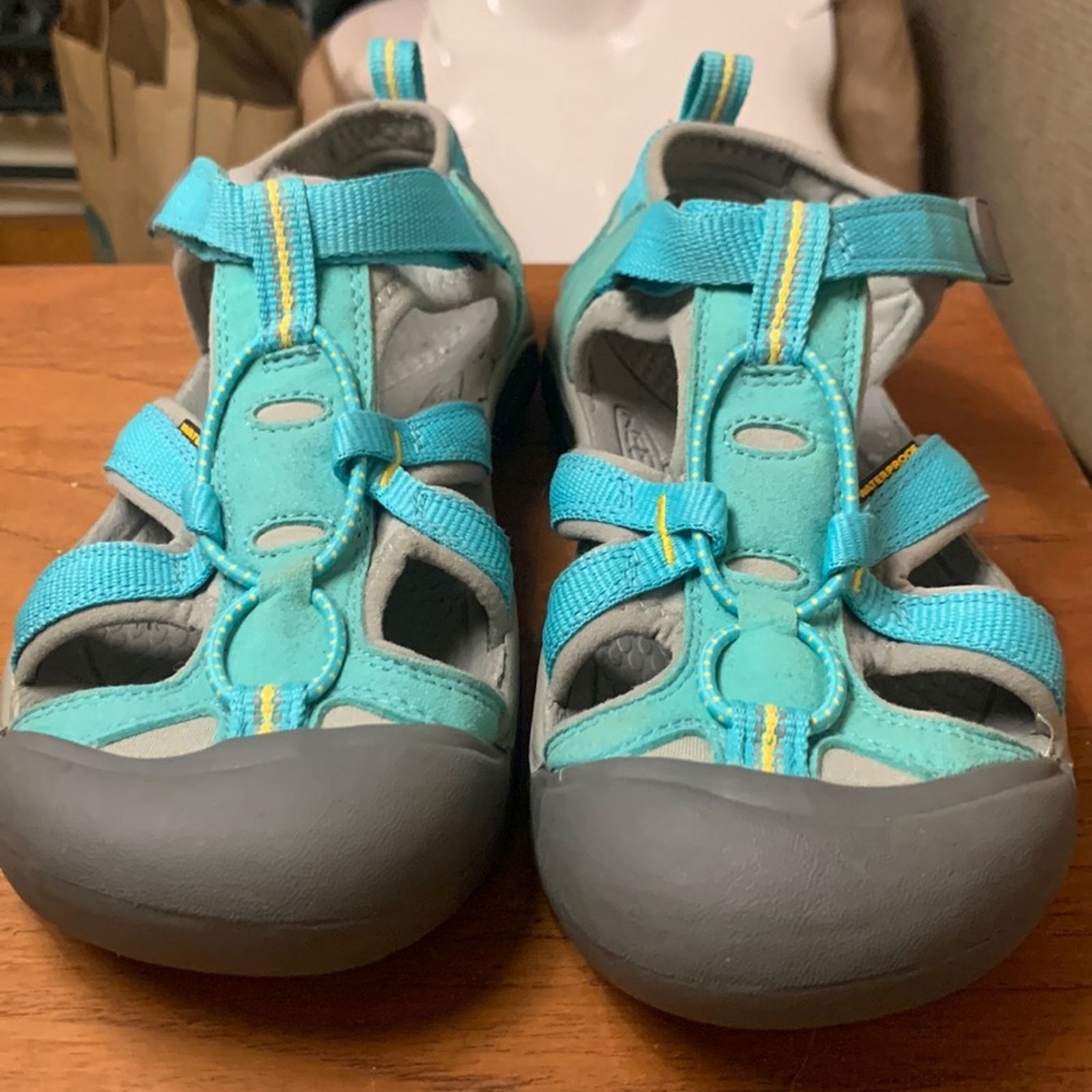 KEEN Keen NWOT sport sandals turquoise watershoes watersandals Size US 5 / IT 35 - 1 Thumbnail