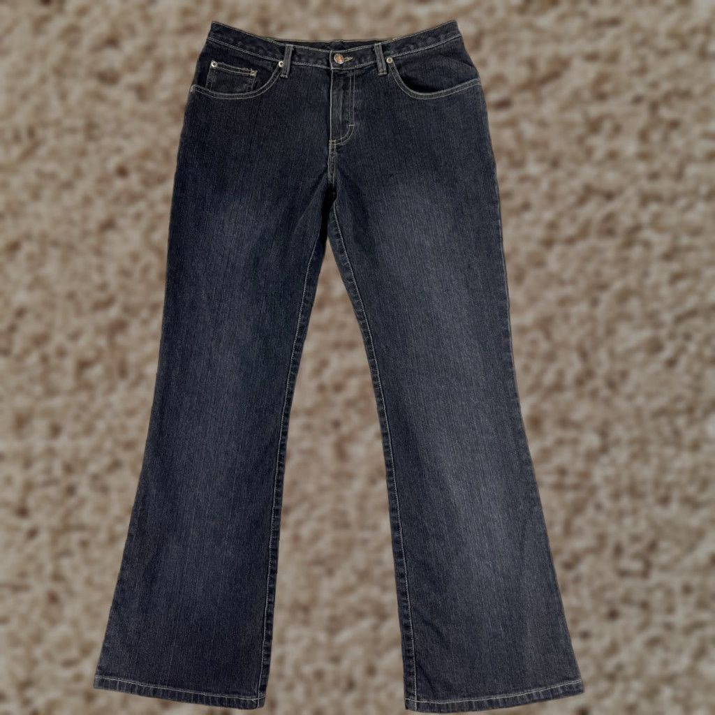 Lee Lee Riders Jeans Womens 9 Black Denim Flared Mid Rise 29x30 Cotton Blend 5-Pocket Design Lee Brand Shirt? Size 30" / US 8 / IT 44 - 1 Thumbnail