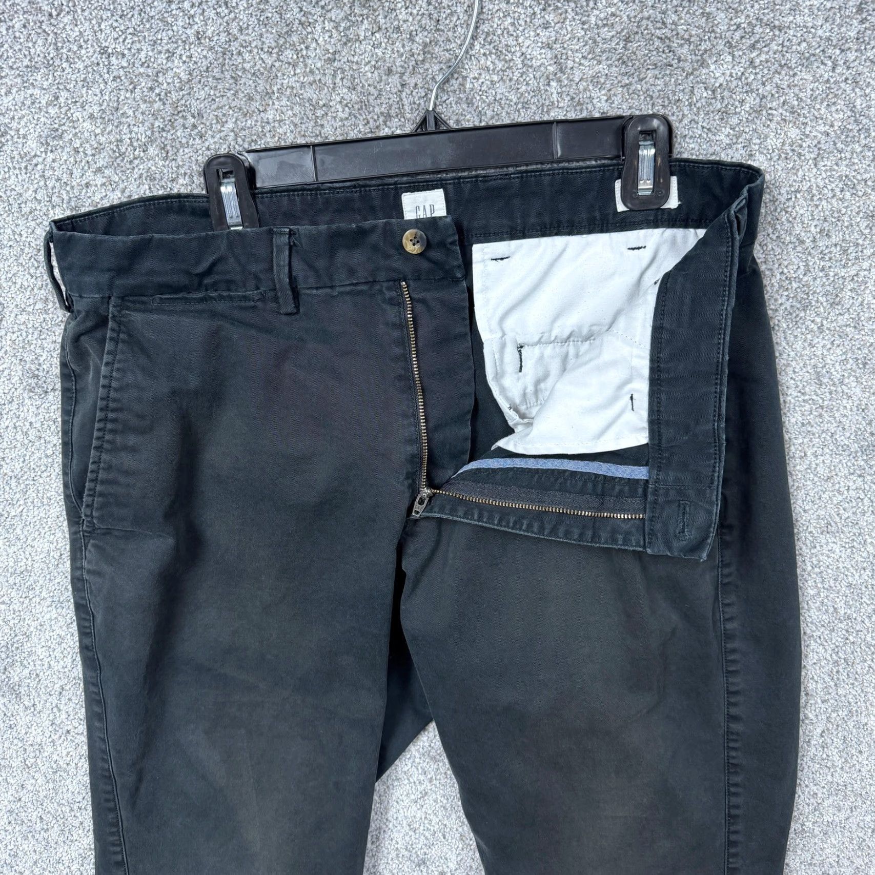 Gap Gap Essential Khaki Pants Mens Size 36x28.5 Black Athletic Stretch Chino Office Slim Tapered Flat Front Zip Button Pocket Size US 36 / EU 52 - 6 Thumbnail