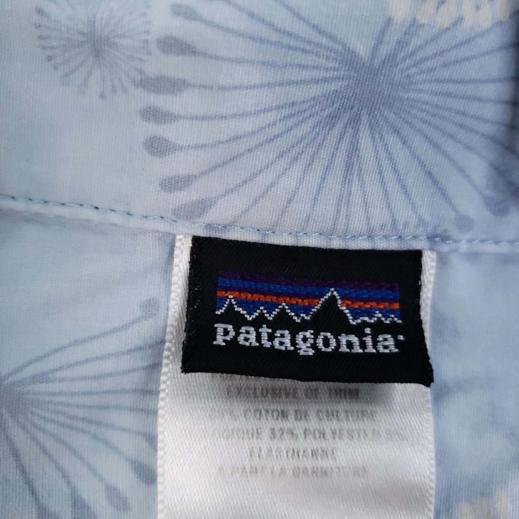 Patagonia Patagonia Shirt Womens 4 Blue Short Sleeve Button Up Organic Cotton Floral Print Size S / US 4 / IT 40 - 5 Thumbnail