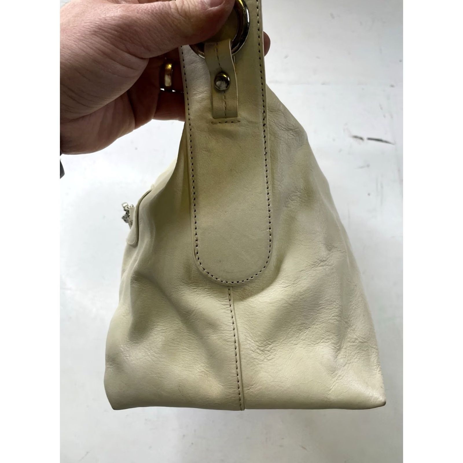 Juicy Couture VINTAGE Juicy Couture Y2K Shoulder Bag White Leather Medium Women’s Mens? No Size ONE SIZE - 7 Thumbnail