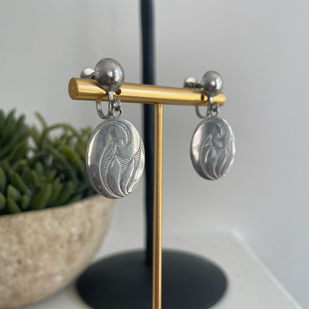 Vintage Vintage Silver Tone Disc Drop Earrings Screw Back Unpierced Size ONE SIZE - 2 Thumbnail