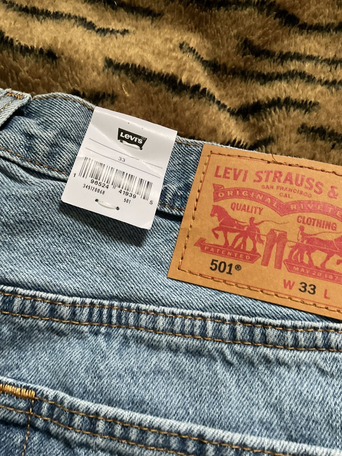 Levi's Brand new Levi denim shorts Size US 33 - 4 Thumbnail