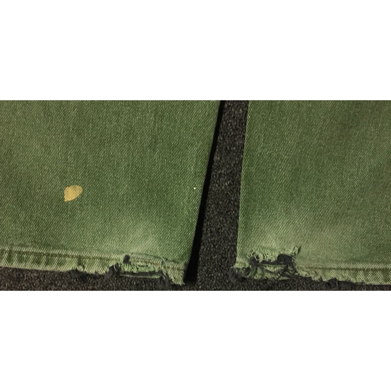 Levi's VINTAGE Levi’s Jeans Main Selling Point Levi’s 560 Tapered Mens 38 Green Denim 90s Grunge Paint Distressed 80s 90s Biker Rock USA Size US 38 / EU 54 - 5 Thumbnail