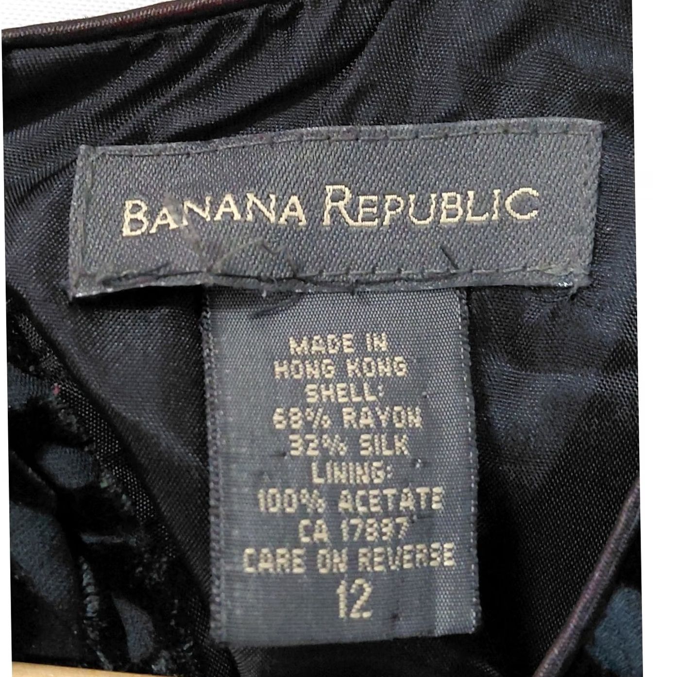 Banana Republic Banana Republic Black Rayon Silk Sleeveless Top Circle Crew Neck Women Size 12 Blouse Casual Workwear Button Handwash? Dry Clean Only Size XL / US 12-14 / IT 48-50 - 3 Thumbnail
