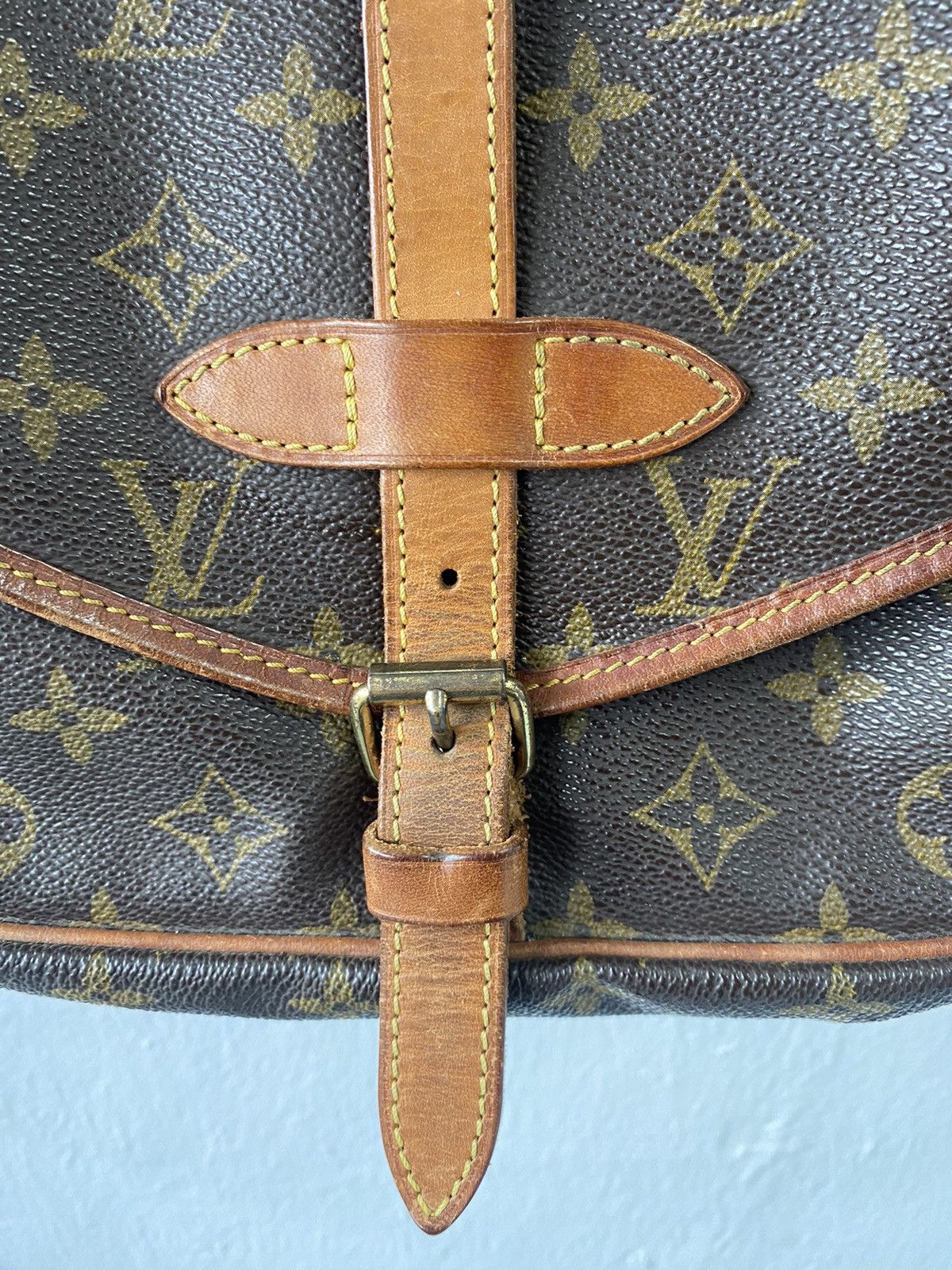 Louis Vuitton Authentic Vintage Louis Vuitton Monogram Saumur 30 Crossbody Size ONE SIZE - 5 Thumbnail