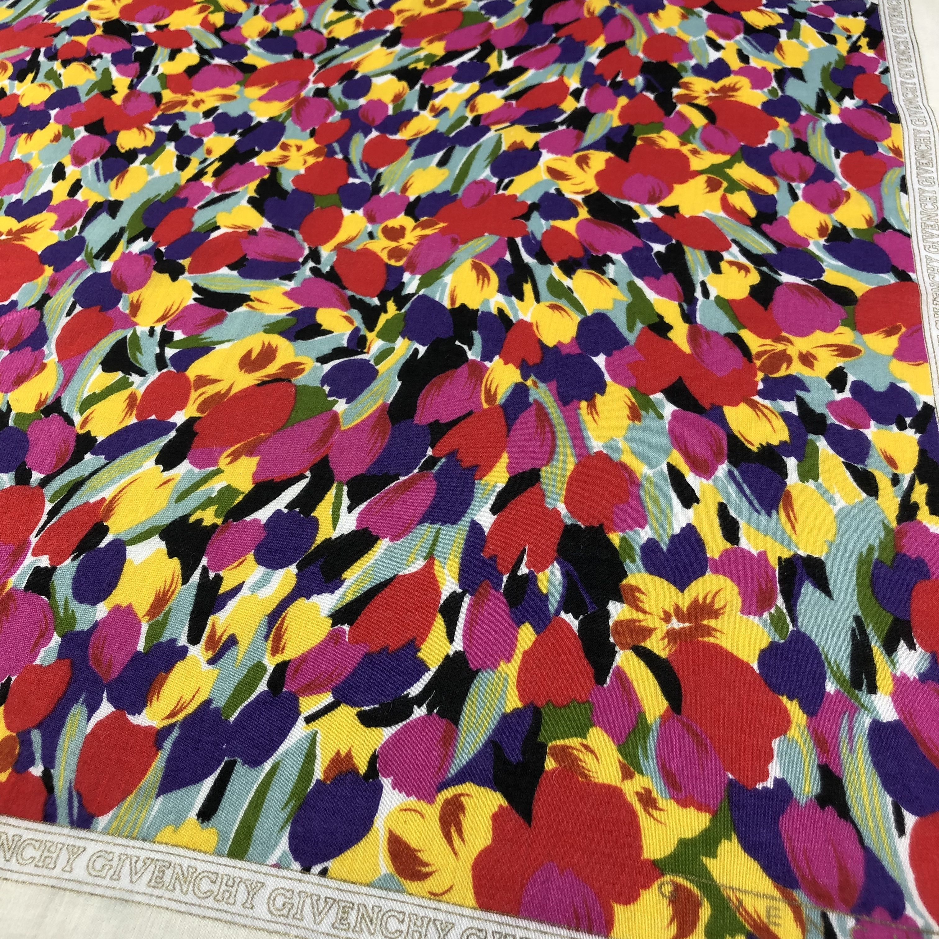 Givenchy Givenchy Handkerchief Neckerchief Bandana H1761 Size ONE SIZE - 5 Thumbnail