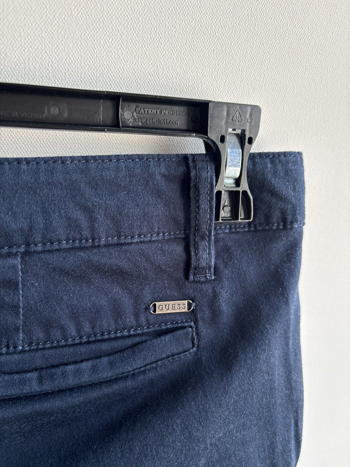Guess Guess 33x32 Navy Skinny Chino Casual Pants Basics Size US 33 - 8 Thumbnail