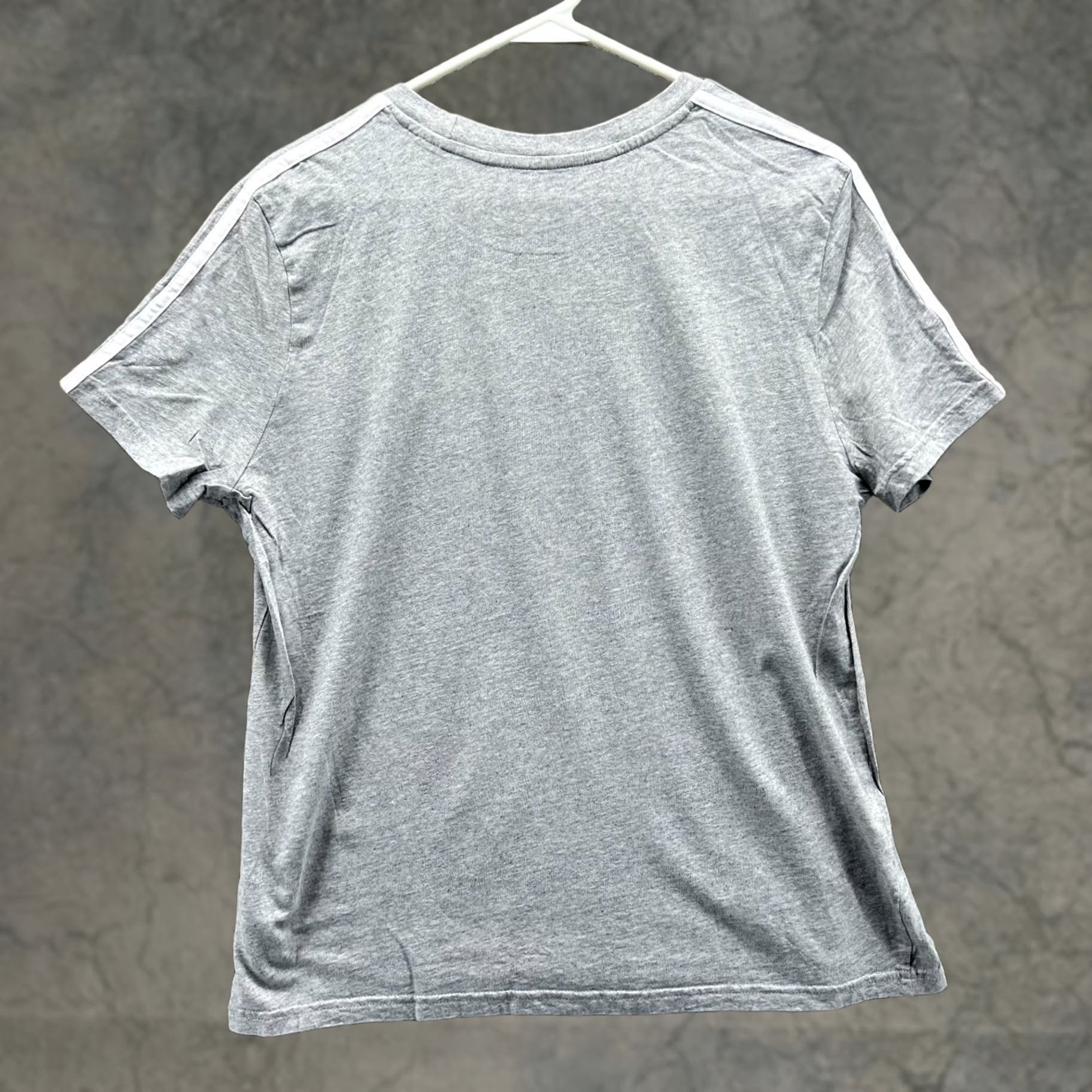 Adidas Adidas Shirt Womens XL Gray 3-Stripes Soccer Tee T-Shirt Crew Neck Activewear Vintage N/A Womens Size XL / US 12-14 / IT 48-50 - 1 Thumbnail