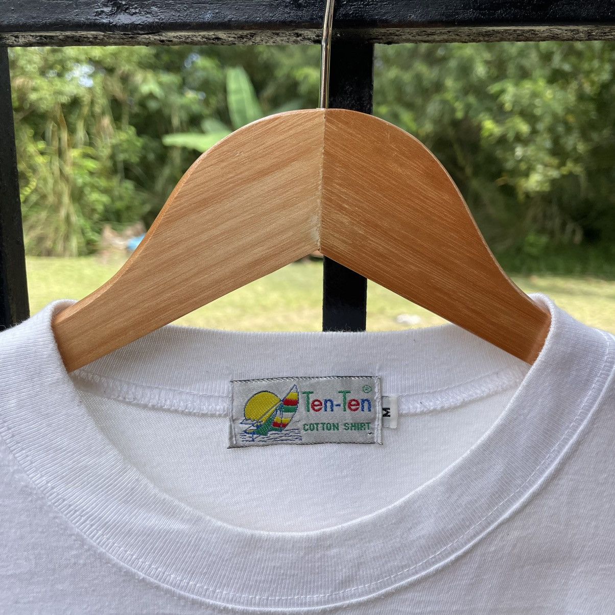 Surface To Air 🔥Vintage 90s Boracay Philippines Big Logo Surf Skate Tee Size US S / EU 44-46 / 1 - 9 Thumbnail