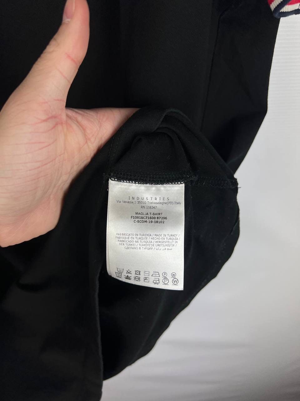 Moncler Moncler luxury maglia t-shirt size M Size US M / EU 48-50 / 2 - 5 Thumbnail