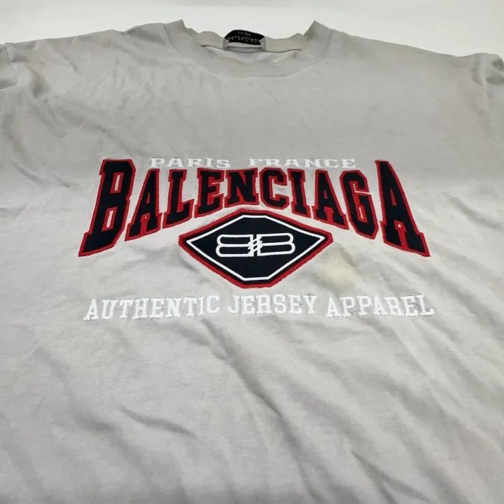 Balenciaga Balenciaga Vintage Logo Graphic T-Shirt for Women 0079-2507 Size XS / US 0-2 / IT 36-38 - 7 Thumbnail