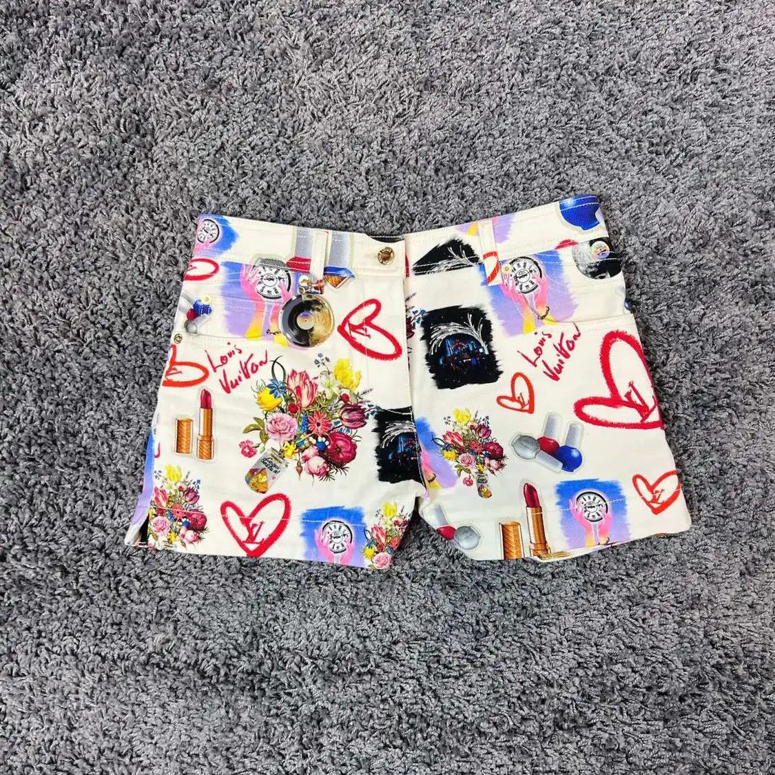 Louis Vuitton Louis Vuitton Valentine's Day Limited Edition Shorts 0089 Size 22" - 1 Thumbnail
