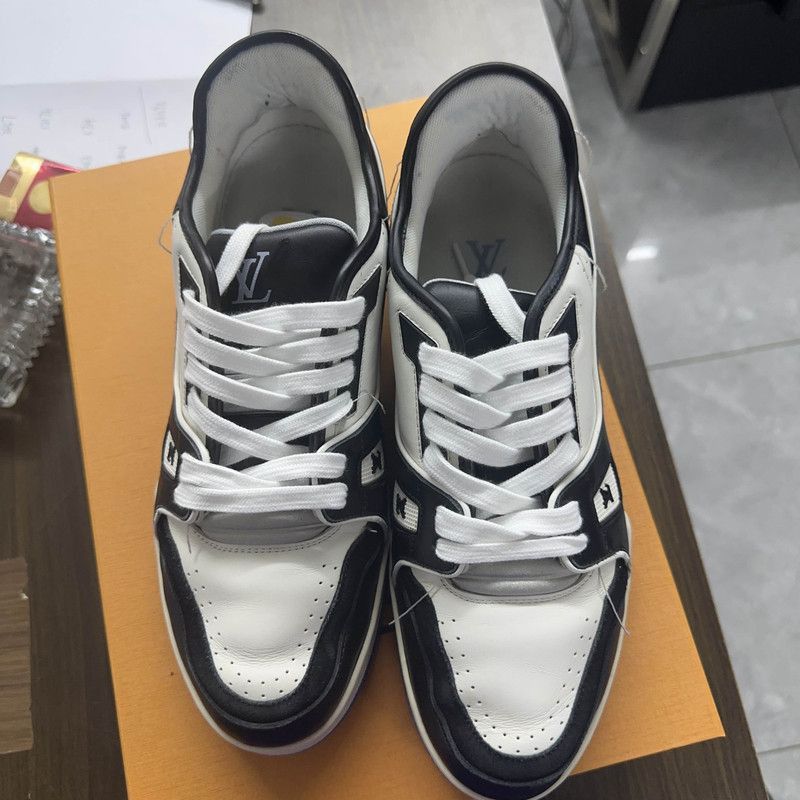 Louis Vuitton Louis Vuitton Trainer Sneakers in Black and Blue -2508 Size US 9 / EU 42 - 2 Thumbnail