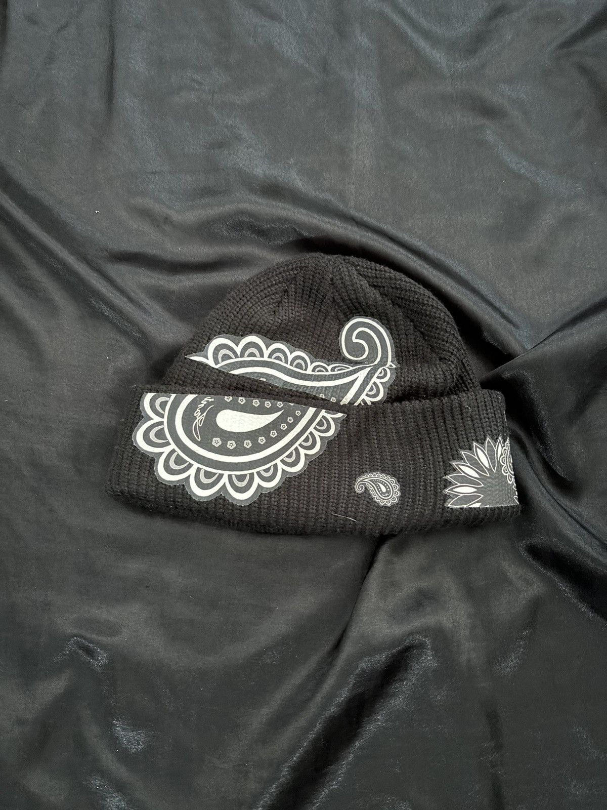 Japanese Brand × Vintage Paisley Beanie Black Size ONE SIZE - 2 Thumbnail