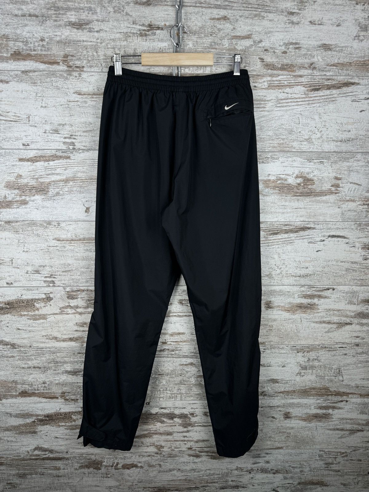 Vintage Mens Vintage Nike swoosh black pants sweatpants drill nylon Size US 32 / EU 48 - 11 Thumbnail