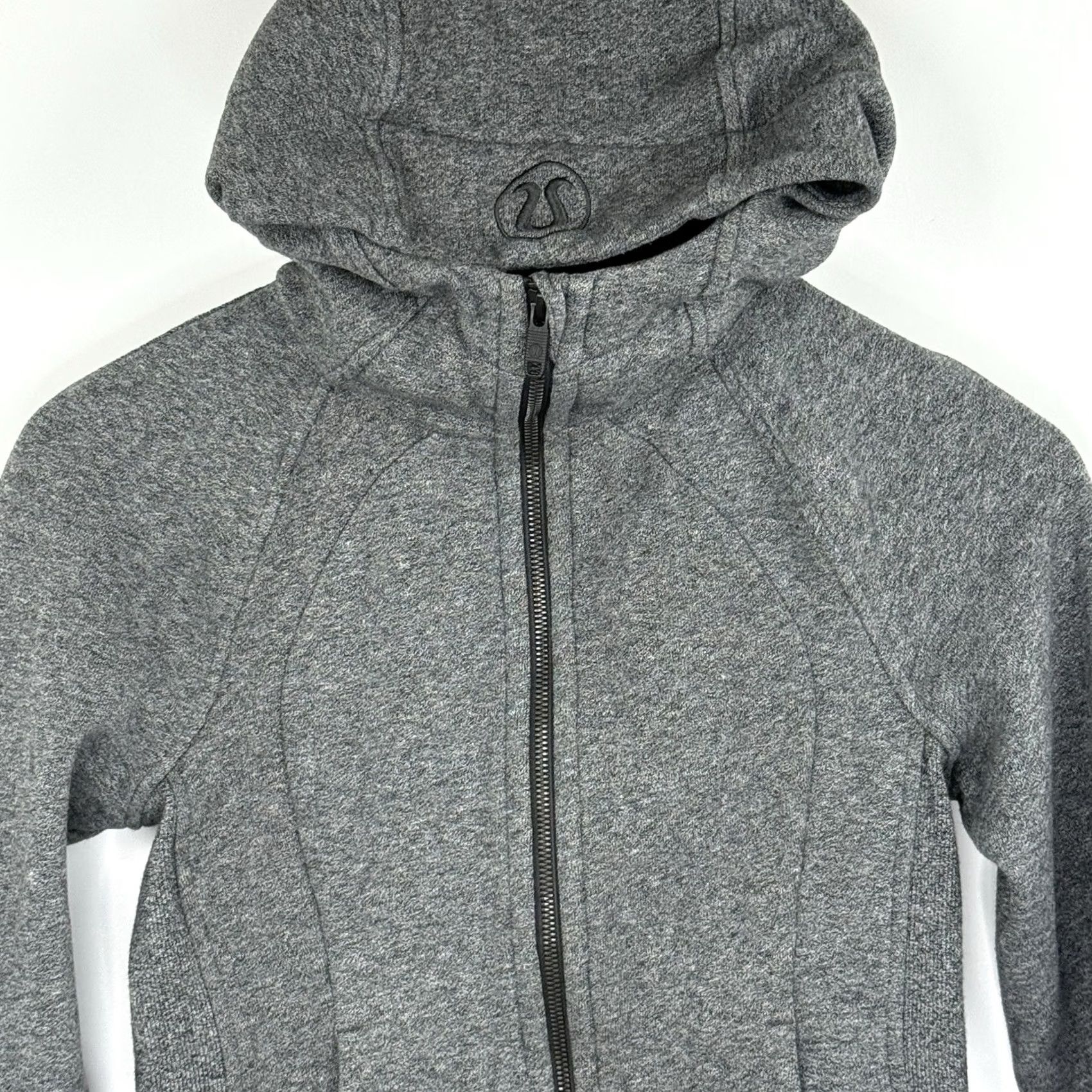 Lululemon Lululemon Scuba Hoodie Womens Size 2 Full Zip Heather Gray Athleisure Hooded Shirt Womens Activewear Fall Winter Gym Running Pockets Logo Zipper Size XS / US 0-2 / IT 36-38 - 4 Thumbnail