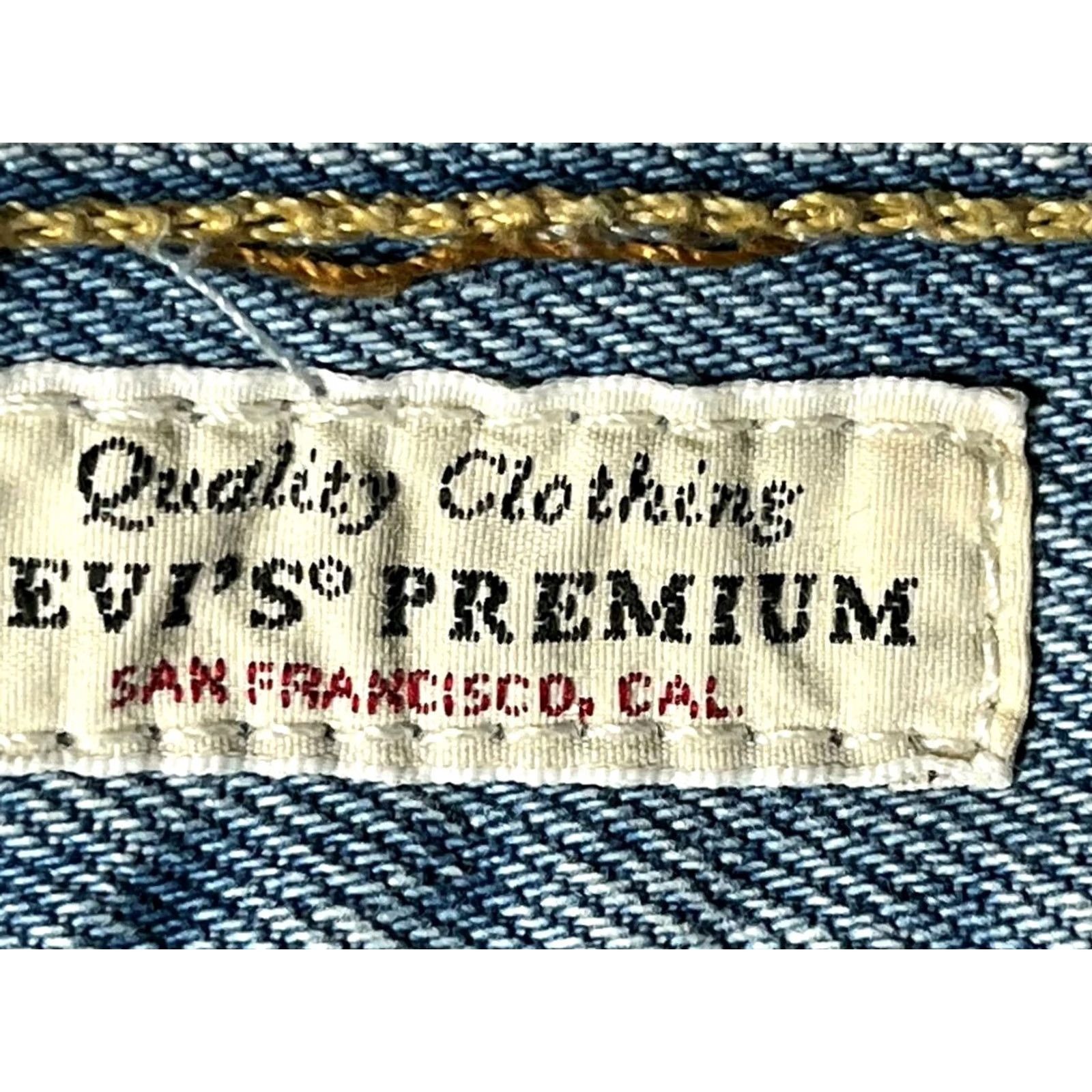 Levi's VINTAGE Levi's 501 distressed cutoff shorts light wash blue Denim Womens Size 27 Cut-Off Denim, Flat Front, Regular Size 27, Womens Blue denim shorts Size 27" / US 4 / IT 40 - 7 Thumbnail