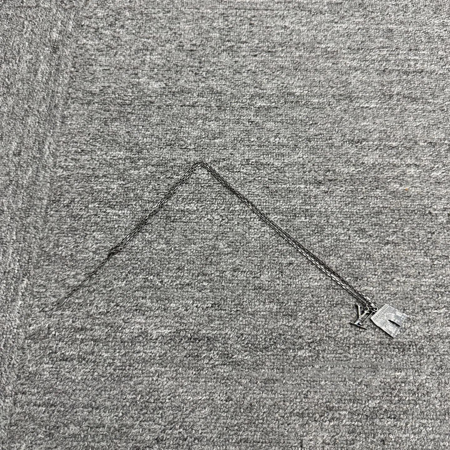 Louis Vuitton Louis Vuitton Arc de Triomphe necklace| Size ONE SIZE - 3 Thumbnail
