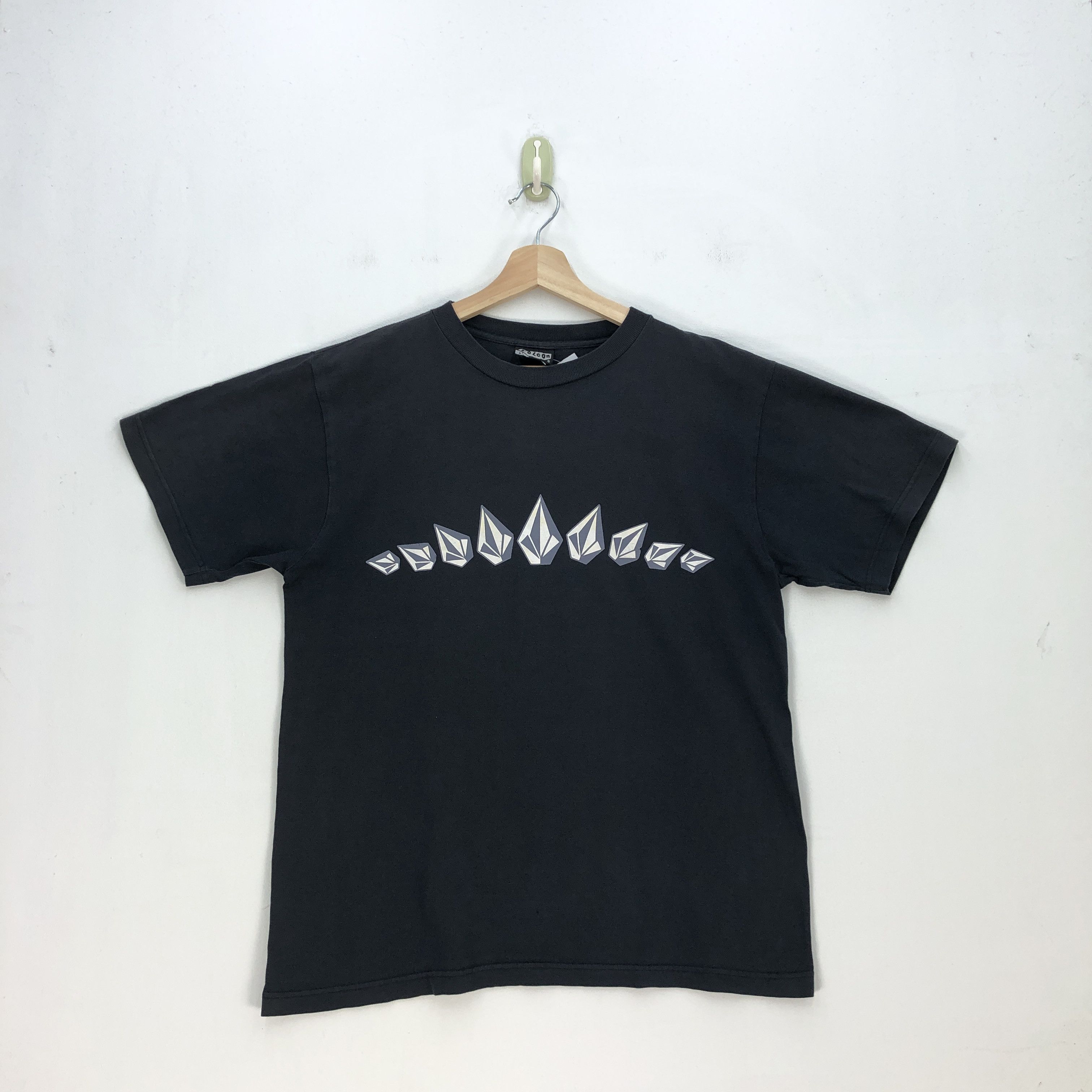Vintage Vintage Y2K Volcom T Shirt Volcom Skateboarding Tees Size US L / EU 52-54 / 3 - 1 Thumbnail