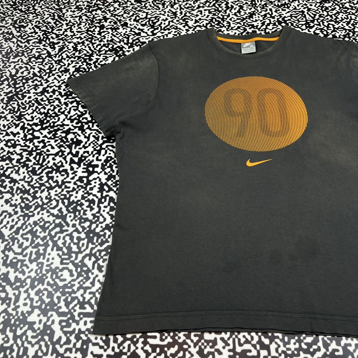 Nike Vintage Y2K Nike Total Ninety 90 Logo Faded Boxy T-shirt Size US XL / EU 56 / 4 - 6 Thumbnail
