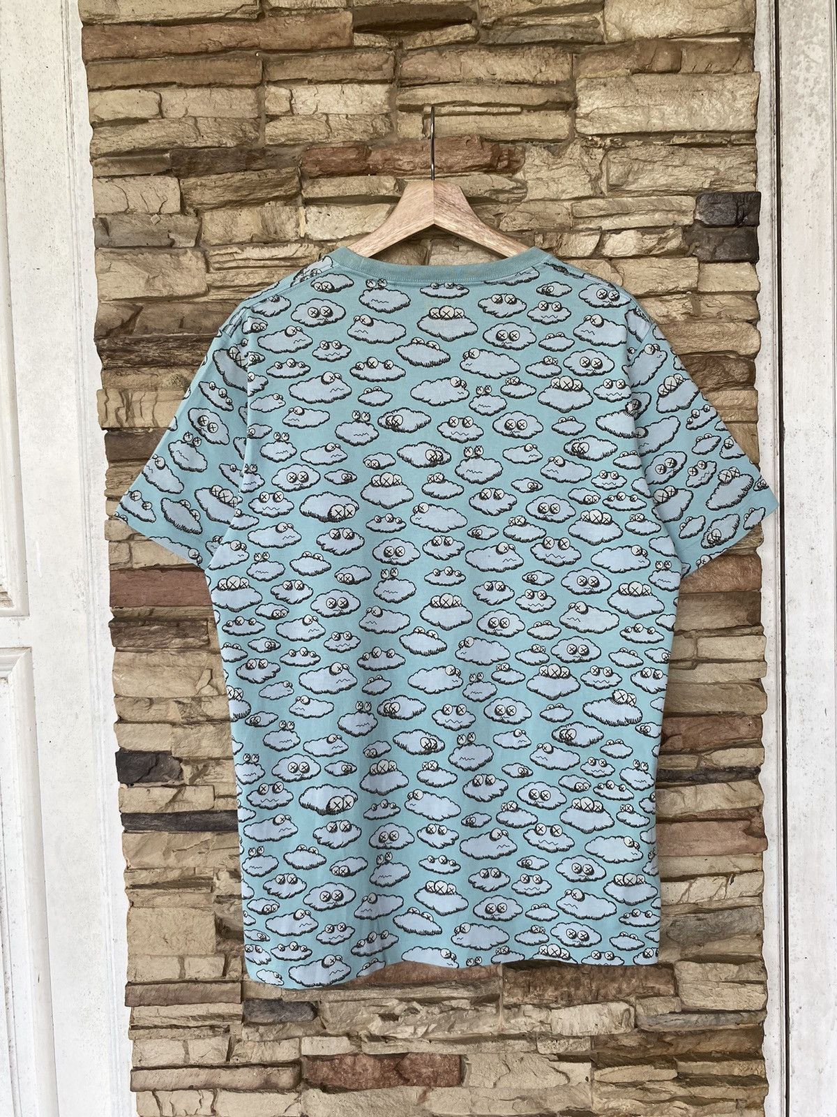 Vintage Rare Uniqlo X Kaws Fullprint Tshirt Size US L / EU 52-54 / 3 - 16 Thumbnail