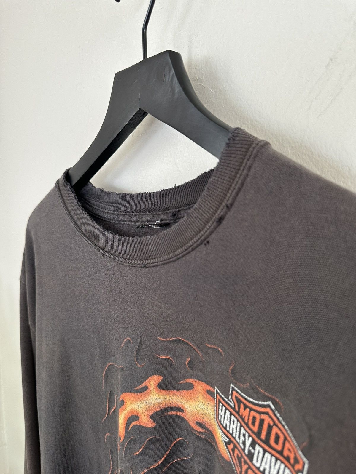 Harley Davidson (L) THRASHED & FADED Flames Black Harley Davidson Longsleeve Size US L / EU 52-54 / 3 - 6 Thumbnail
