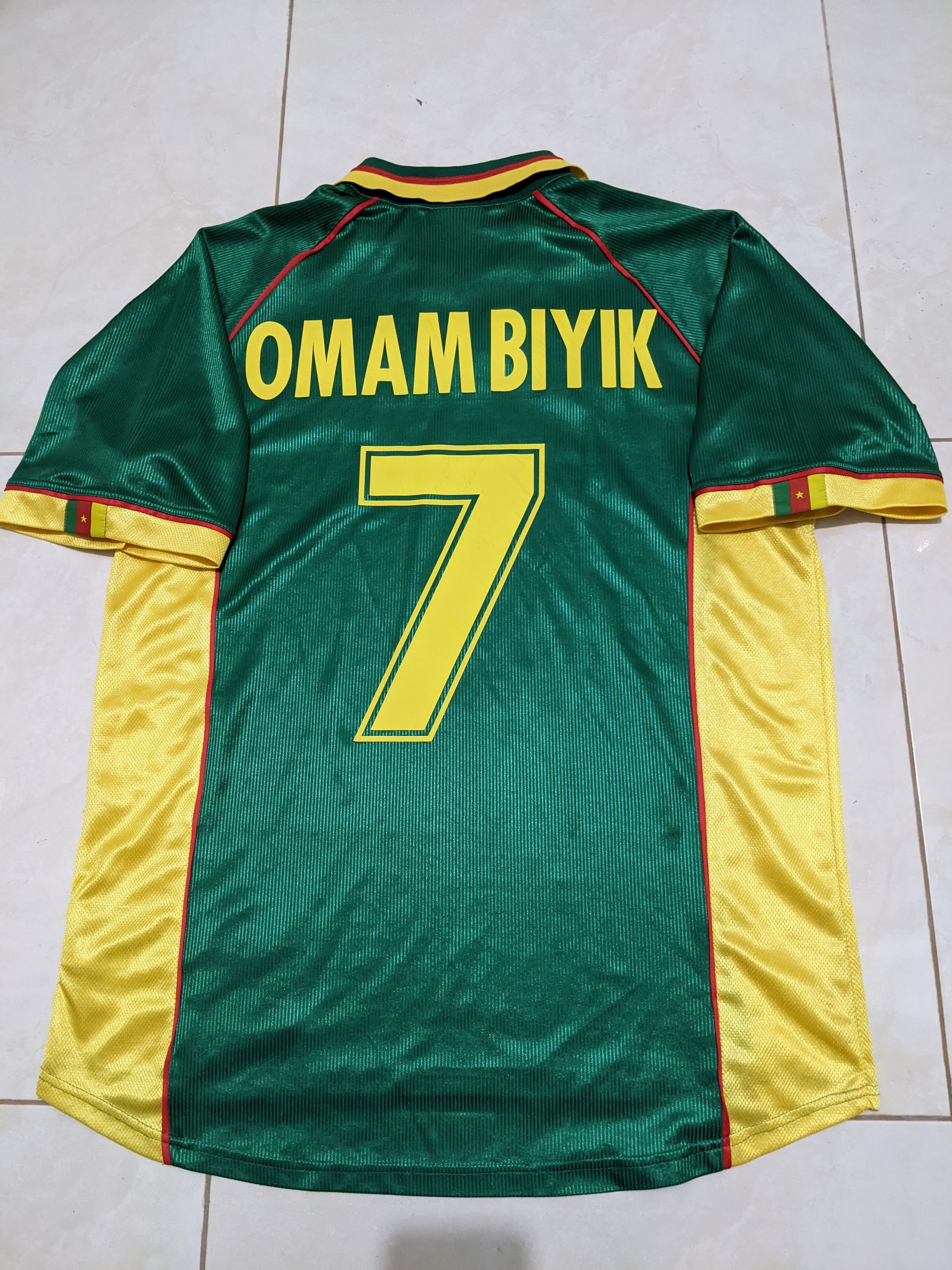 Puma Cameroon home world cup 98 Oman biyik Jersey football shirt Size US L / EU 52-54 / 3 - 2 Thumbnail