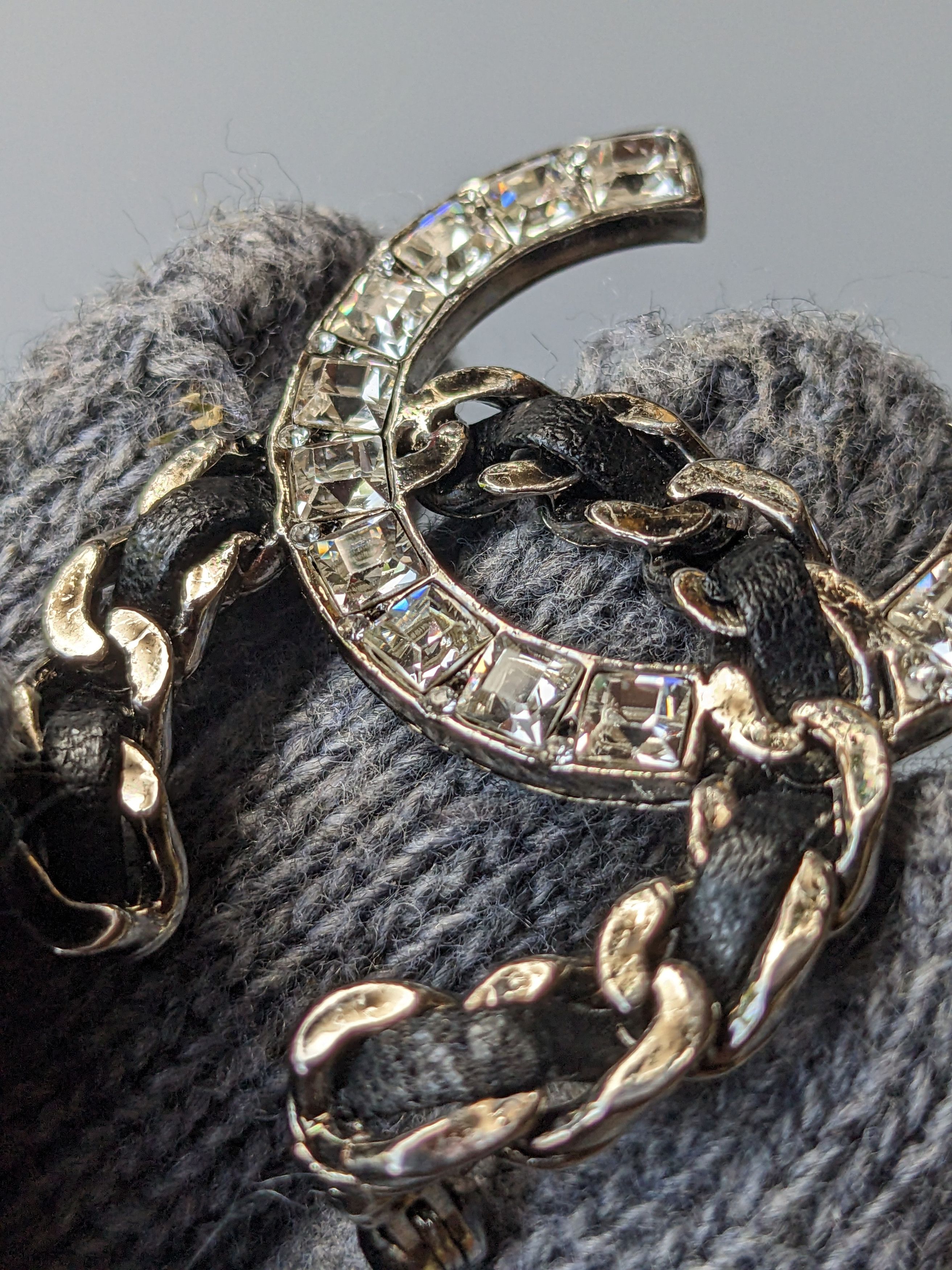 Chanel Chanel CC brooches crystal leather Size ONE SIZE - 7 Thumbnail
