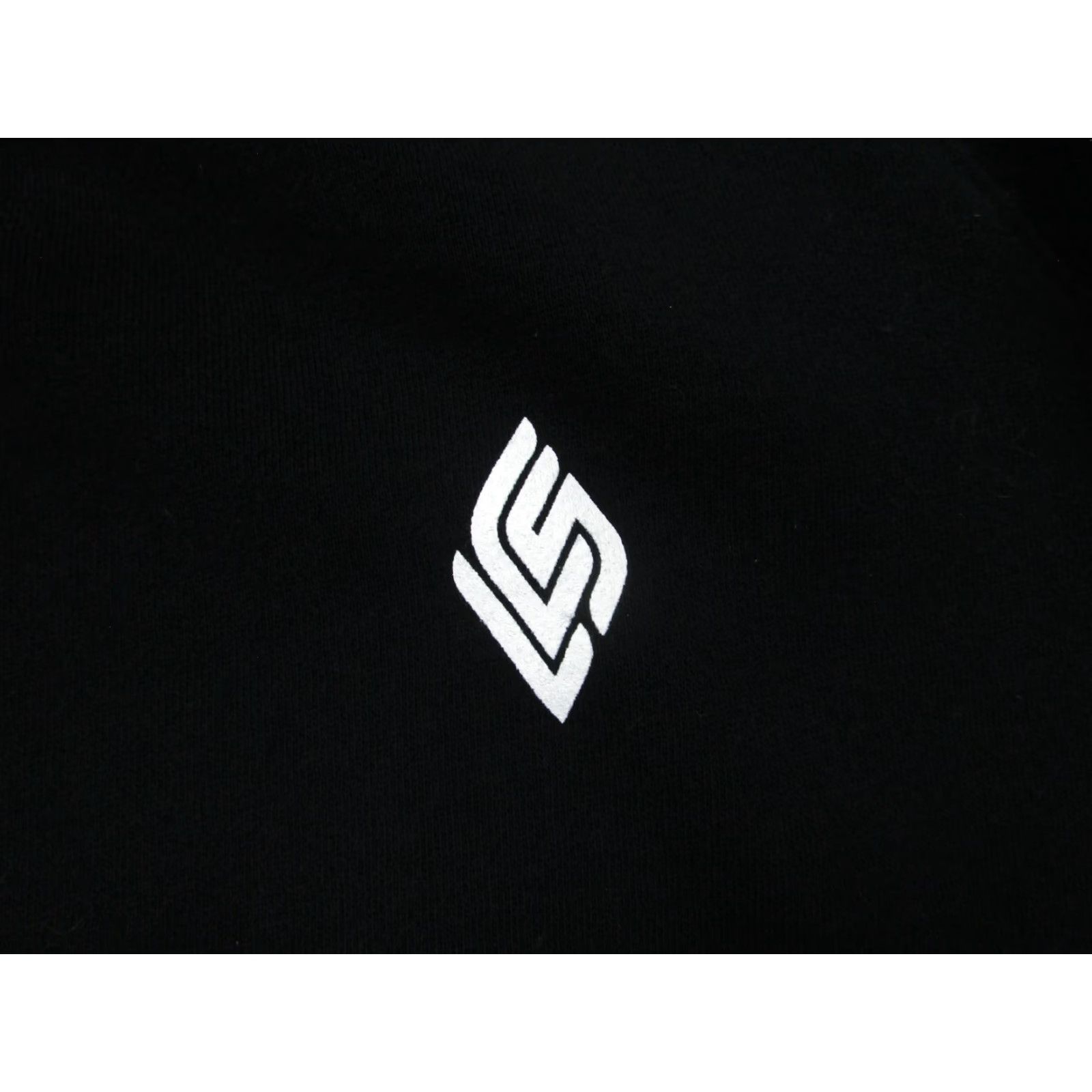 Vintage League of Legends Sweatshirt Mens M Black 2022 Riot Games LOL Gaming Pullover Crew Neck Cotton Blend Fleece Size US M / EU 48-50 / 2 - 5 Thumbnail
