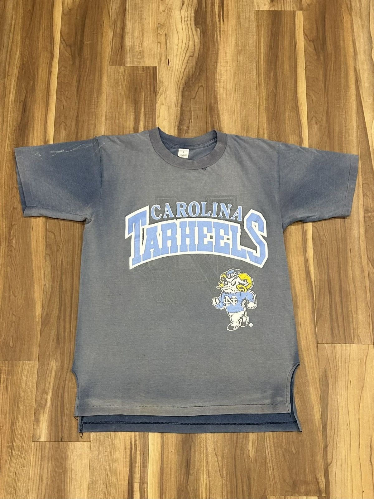 Vintage Vintage 90s UNC Tar Heels Tee Size US L / EU 52-54 / 3 - 1 Thumbnail