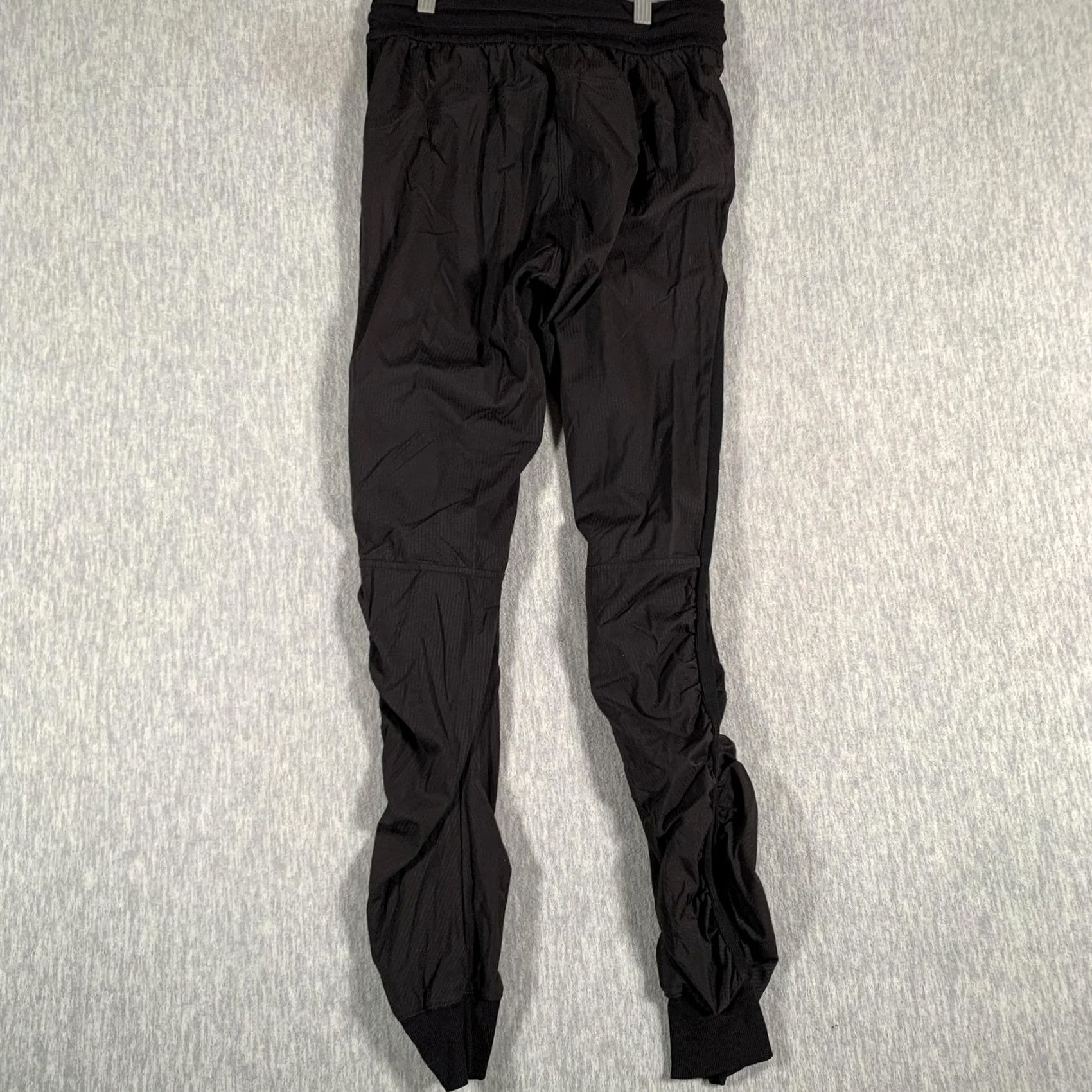Lululemon Lululemon Pants Womens 4 Black Jogger Ruched Leg Elastic Waist Athleisure Lounge Jogger Pants Slim Tapered Leg Womens 4 Black Size 27" / US 4 / IT 40 - 5 Thumbnail