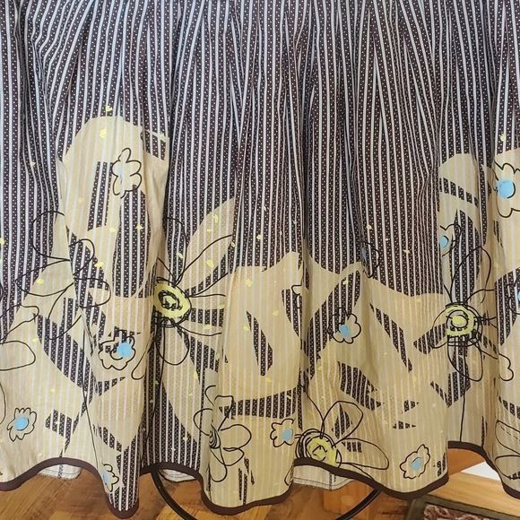 Designer CAbi Zippered ALine Zippered Floral Multicolored Sz. 10 Skir Size 32" / US 10 / IT 46 - 2 Thumbnail