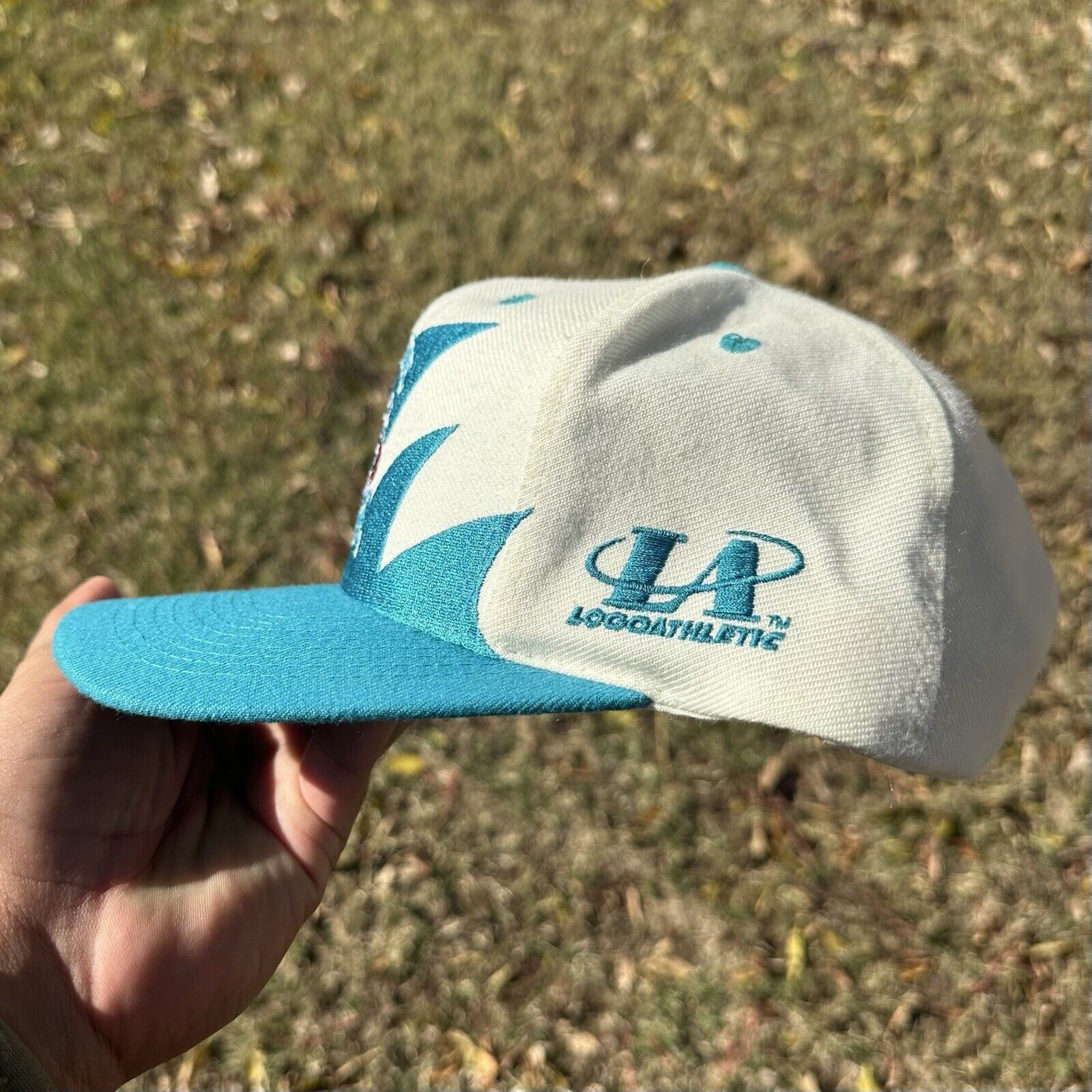 Logo Athletic × NBA × Vintage Vintage Charlotte Hornets Sharktooth Snapback Size ONE SIZE - 2 Thumbnail